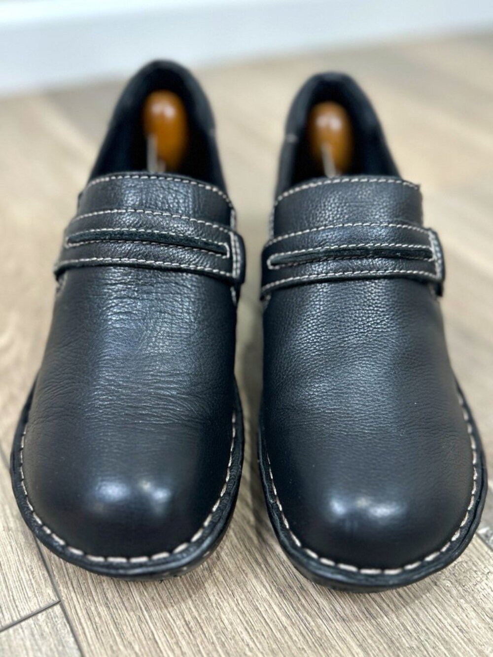 b.o.c. Womens 9.5M Black Leather Comfort Slip On Loafers Clogs Low Heel